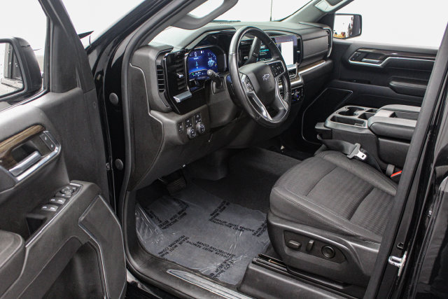 Certified 2022 Chevrolet Silverado 1500 RST AWD/4WD image 11
