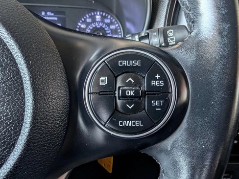 Used 2021 Kia Soul GT-Line FWD image 32