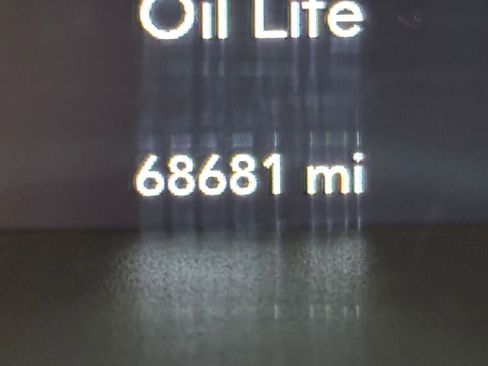 Used 2023 Dodge Challenger SXT image 39