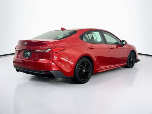 Used 2025 Toyota Camry SE FWD image 9