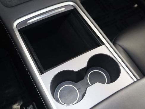 Used 2022 Tesla Model Y Performance image 30