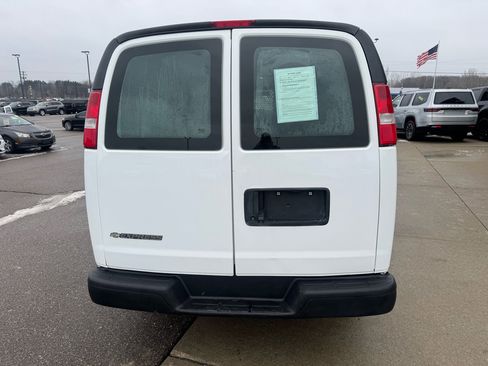 Used 2020 Chevrolet Express 2500 Extended image 6