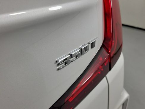 Used 2024 Cadillac XT4 Luxury FWD image 6