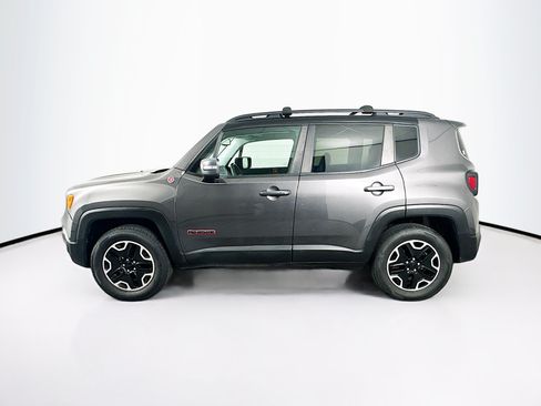 Used 2017 Jeep Renegade Trailhawk w/ Premium Trailhawk Package AWD/4WD image 4