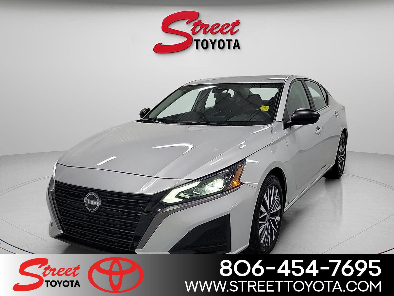 Used 2026 Nissan Altima 2.5 SV FWD image 1