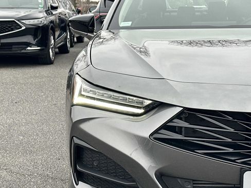 Certified 2025 Acura TLX w/ Technology Package image 10
