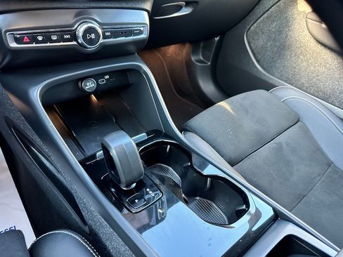 Used 2023 Volvo C40 P8 Recharge Plus w/ Climate Package image 16