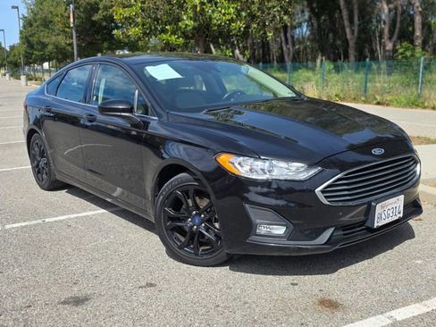 Used 2019 Ford Fusion SE w/ Equipment Group 151A image 1