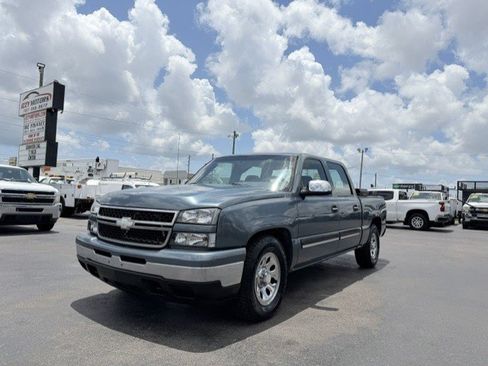 Used 2006 Chevrolet Silverado 1500 LS w/ Chrome Exterior Package RWD image 1