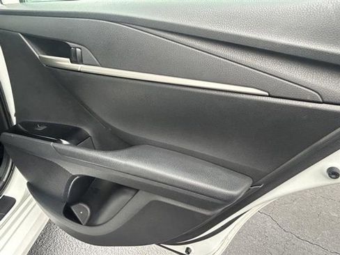 Used 2025 Toyota Camry LE image 24