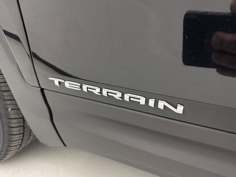 Used 2023 GMC Terrain SLE w/ Driver Convenience Package image 13