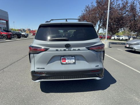 Used 2026 Toyota Sienna XSE AWD/4WD image 45