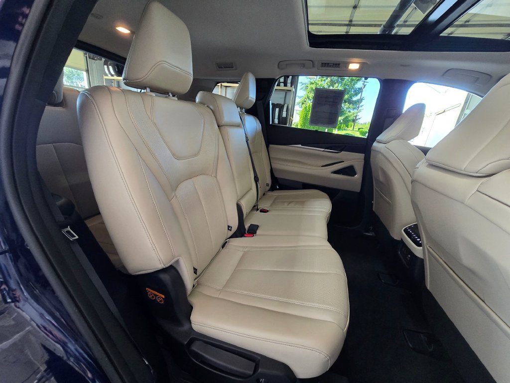 Certified 2025 INFINITI QX60 Sensory AWD/4WD image 24