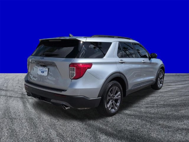 Certified 2024 Ford Explorer XLT w/ Equipment Group 202A RWD image 4