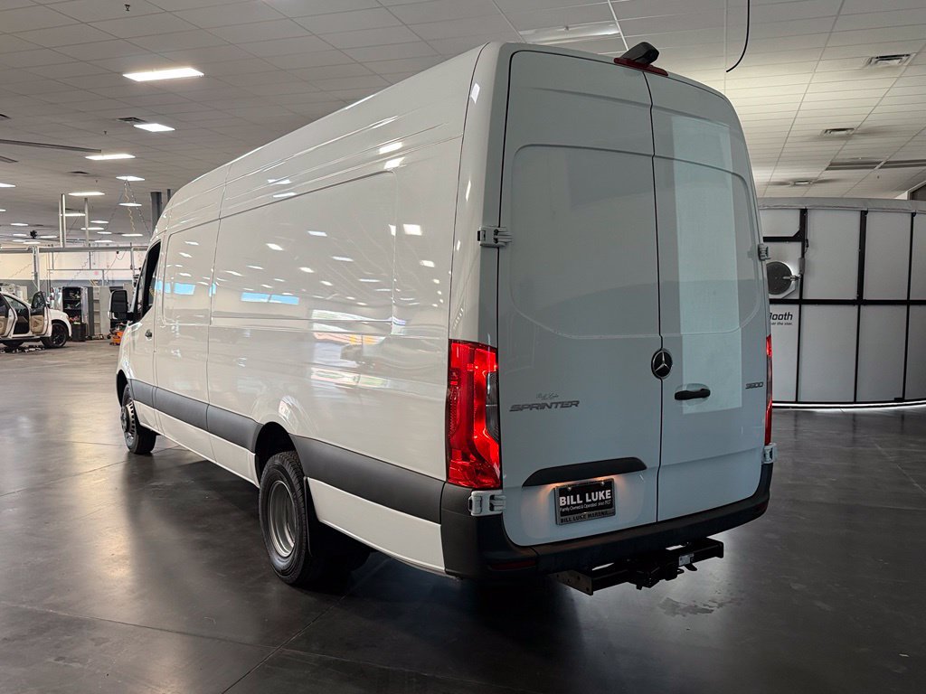 Used 2024 Mercedes-Benz Sprinter 3500 image 9