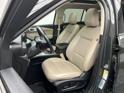 Certified 2023 Ford Explorer XLT w/ Equipment Group 202A AWD/4WD image 11
