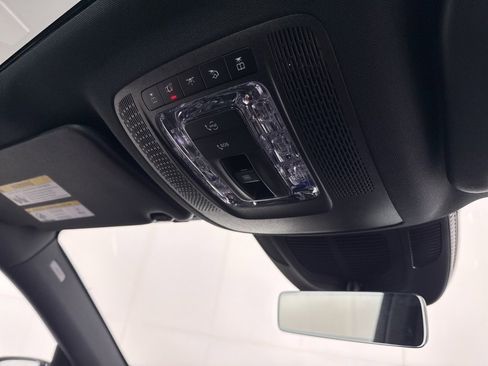 Used 2025 Mercedes-Benz GLE 450e 4MATIC image 11