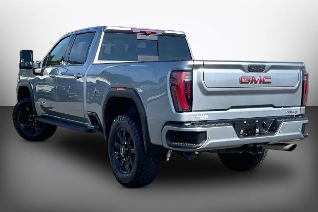 Used 2024 GMC Sierra 2500 AT4 w/ AT4 Premium Plus Package AWD/4WD image 11