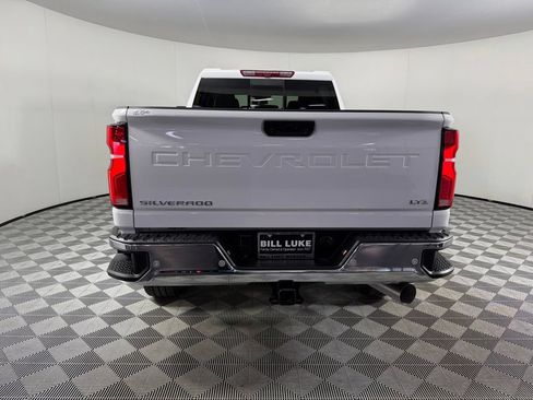 Used 2025 Chevrolet Silverado 2500 LTZ w/ LTZ Convenience Package AWD/4WD image 9