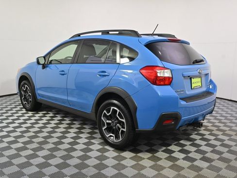 Used 2017 Subaru Crosstrek 2.0i Premium image 3