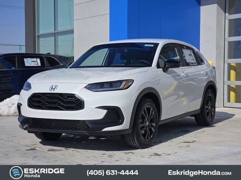 Used 2026 Honda HR-V Sport image 2