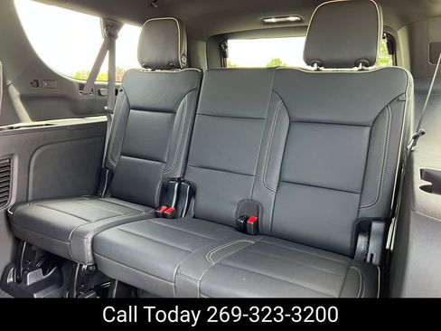 Certified 2025 Chevrolet Suburban Premier AWD/4WD image 6