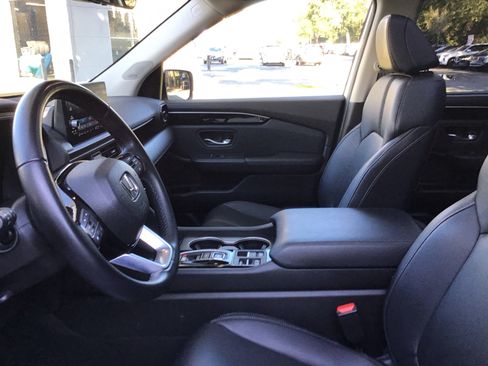 Used 2024 Honda Pilot Touring image 16