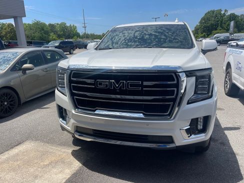 Used 2021 GMC Yukon SLT w/ SLT Premium Package AWD/4WD image 11