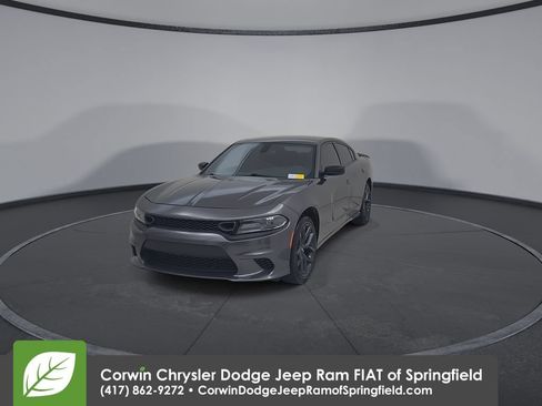 Used 2022 Dodge Charger SXT w/ Blacktop Package RWD image 6