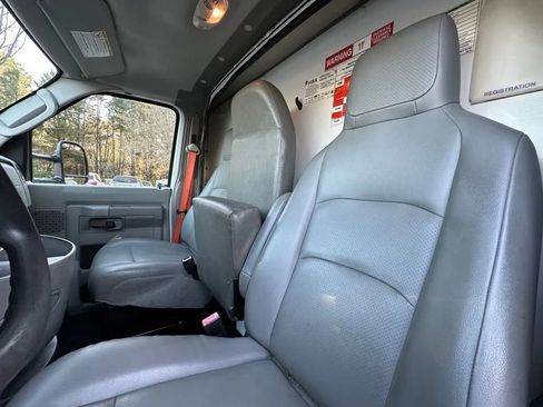 Used 2015 Ford E-350 and Econoline 350 Super Duty image 9