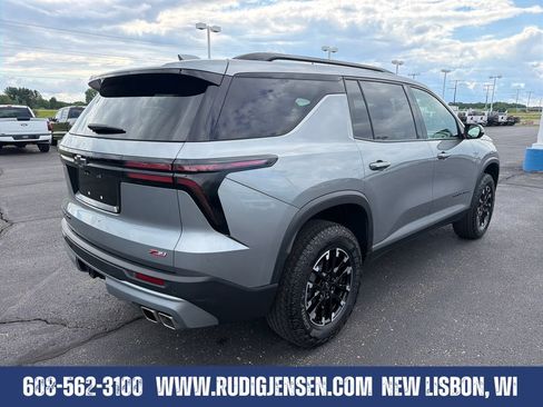 Used 2025 Chevrolet Traverse Z71 AWD/4WD image 5