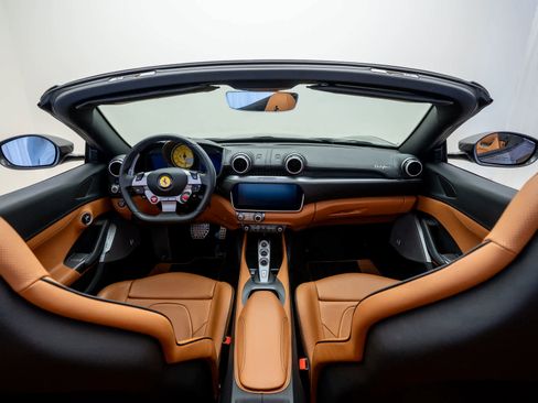 Certified 2019 Ferrari Portofino image 14