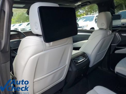 Used 2026 Cadillac Escalade V w/ LPO, ONYX Package AWD/4WD image 15