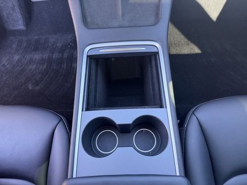 Used 2023 Tesla Model 3 Standard Range image 17