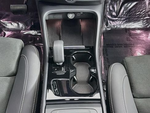 Used 2023 Volvo XC40 Recharge Plus AWD/4WD image 17