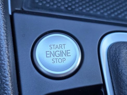 Used 2024 Volkswagen Jetta SE w/ Black Wheel Package FWD image 21