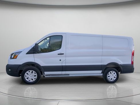 Certified 2025 Ford Transit 250 Low Roof w/ Exterior Upgrade Package RWD image 16