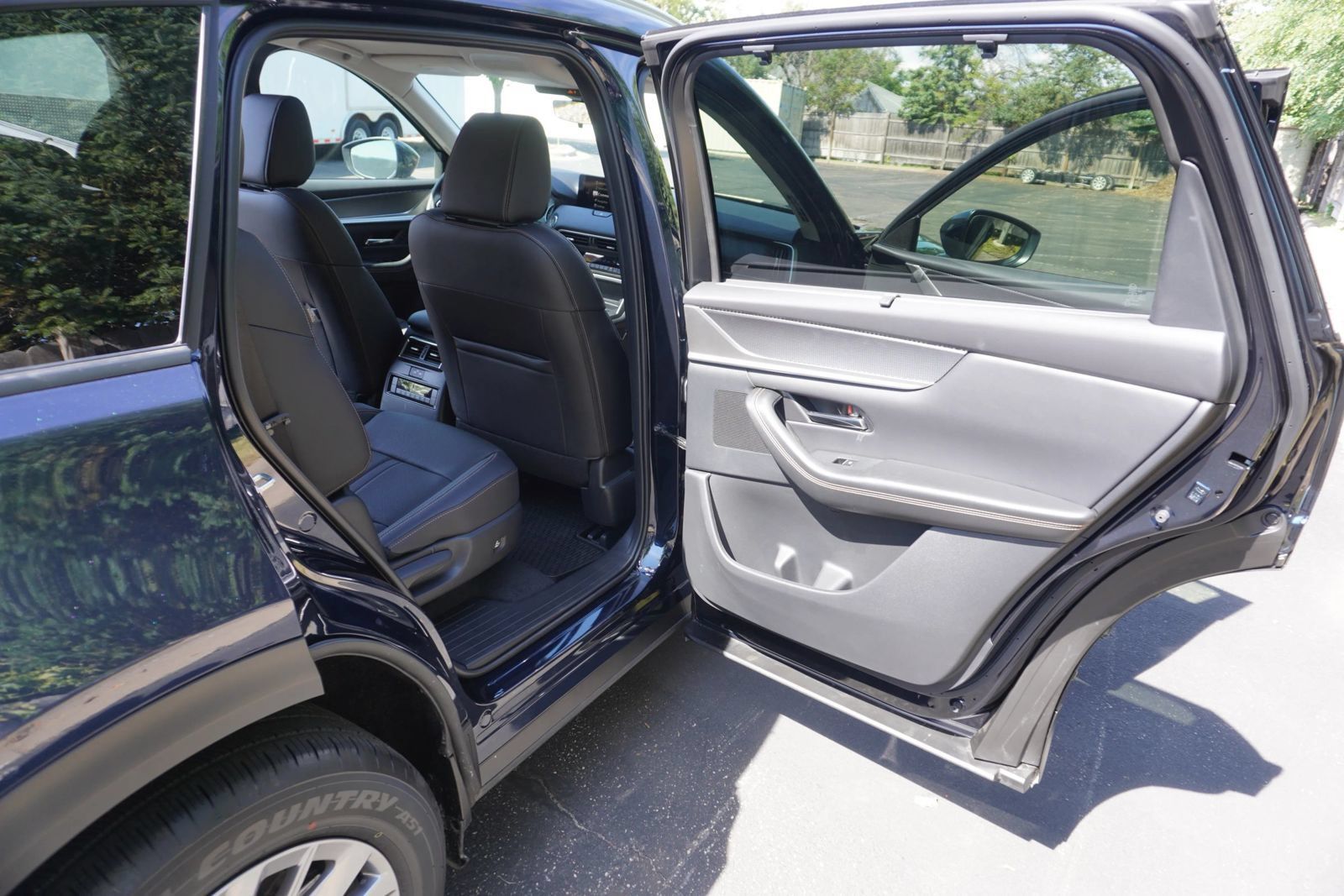 Used 2025 MAZDA CX-90 3.3 Turbo w/ Preferred Package AWD/4WD image 17