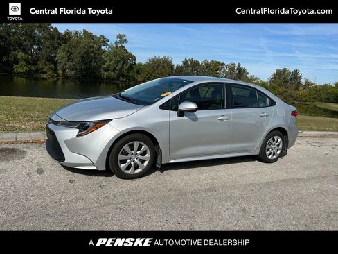 Certified 2025 Toyota Corolla LE image 1