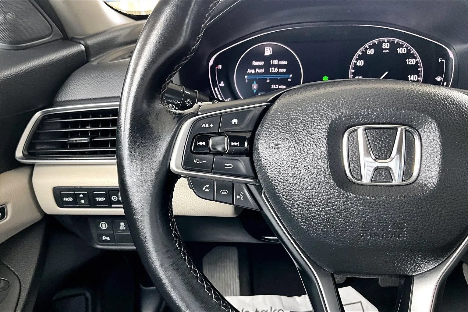 Used 2018 Honda Accord Touring image 10