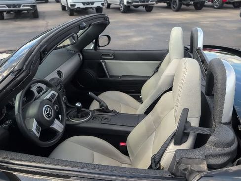 Used 2011 MAZDA MX-5 Miata Grand Touring RWD image 14
