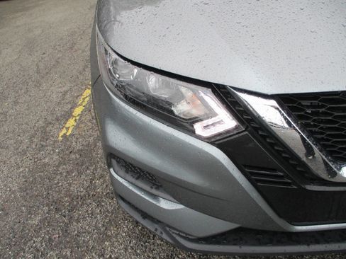 Used 2020 Nissan Rogue Sport S image 25