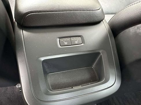 Used 2022 Volvo S60 B5 Inscription image 14