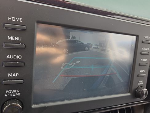 Used 2019 Toyota RAV4 XLE Premium FWD image 17