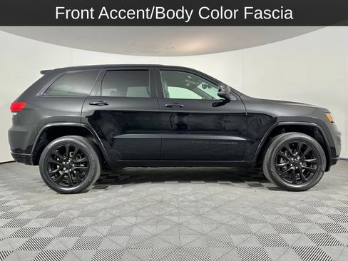 Used 2018 Jeep Grand Cherokee Altitude RWD image 22