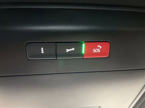 Used 2023 Volkswagen Atlas Cross Sport SE w/ Panoramic Sunroof Package image 38