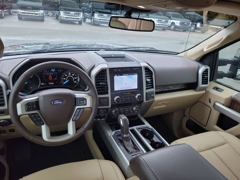 Used 2019 Ford F150 Lariat w/ Equipment Group 502A Luxury image 19