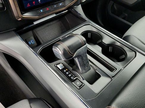 Used 2022 Ford F150 Lightning Lariat image 15