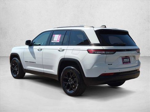 Used 2024 Jeep Grand Cherokee Altitude AWD/4WD image 7