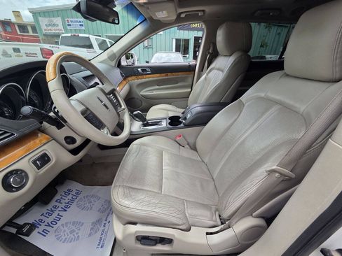 Used 2011 Lincoln MKT AWD w/ 101A Rapid Spec Order Code image 17